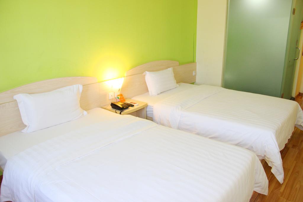 7Days Inn Foshan Zumiao Baihua Plaza Δωμάτιο φωτογραφία